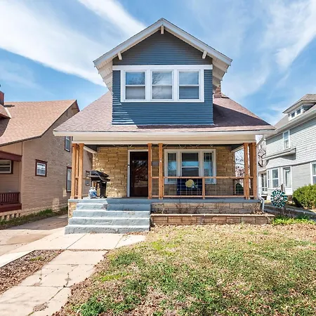 3 Bed 2 Bath By College Hill W Fitness Room